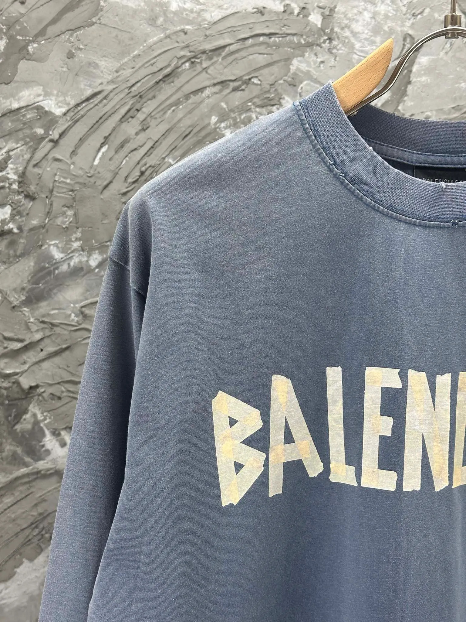 BALENCI*GA Series . 280g * 1 1 . . + . .os Same Style -Color：Cream White Green Blue -SIZE：XS S M L 8602#